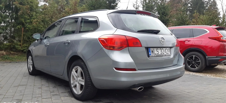 Opel Astra cena 22990 przebieg: 175000, rok produkcji 2012 z Tczew małe 191